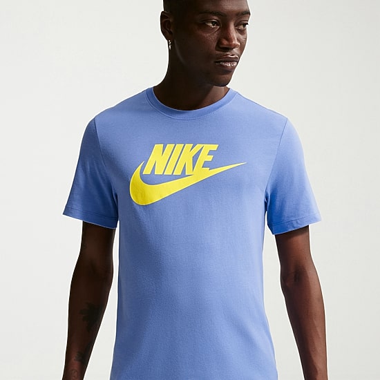 Nike Mens Crew Neck Short Sleeve Classic Fit Graphic T-Shirt