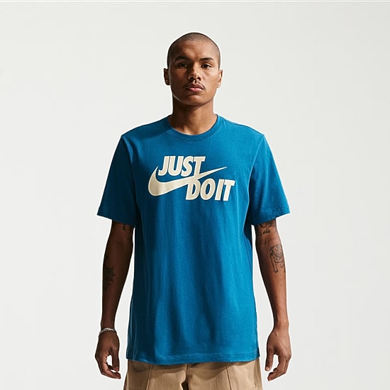 Nike Mens Crew Neck Short Sleeve Classic Fit Graphic T-Shirt