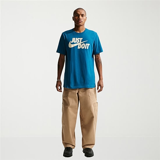 Nike Mens Crew Neck Short Sleeve Classic Fit Graphic T-Shirt