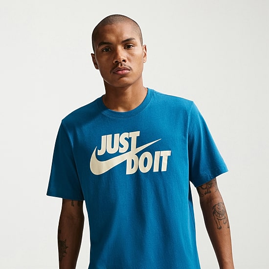 Nike Mens Crew Neck Short Sleeve Classic Fit Graphic T-Shirt