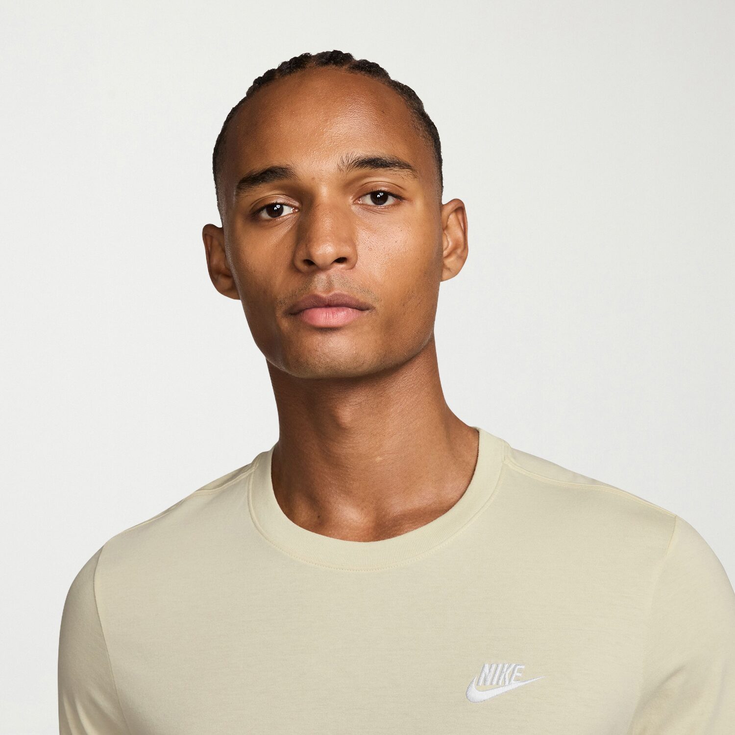 Nike Mens Crew Neck Short Sleeve Classic Fit Graphic T-Shirt