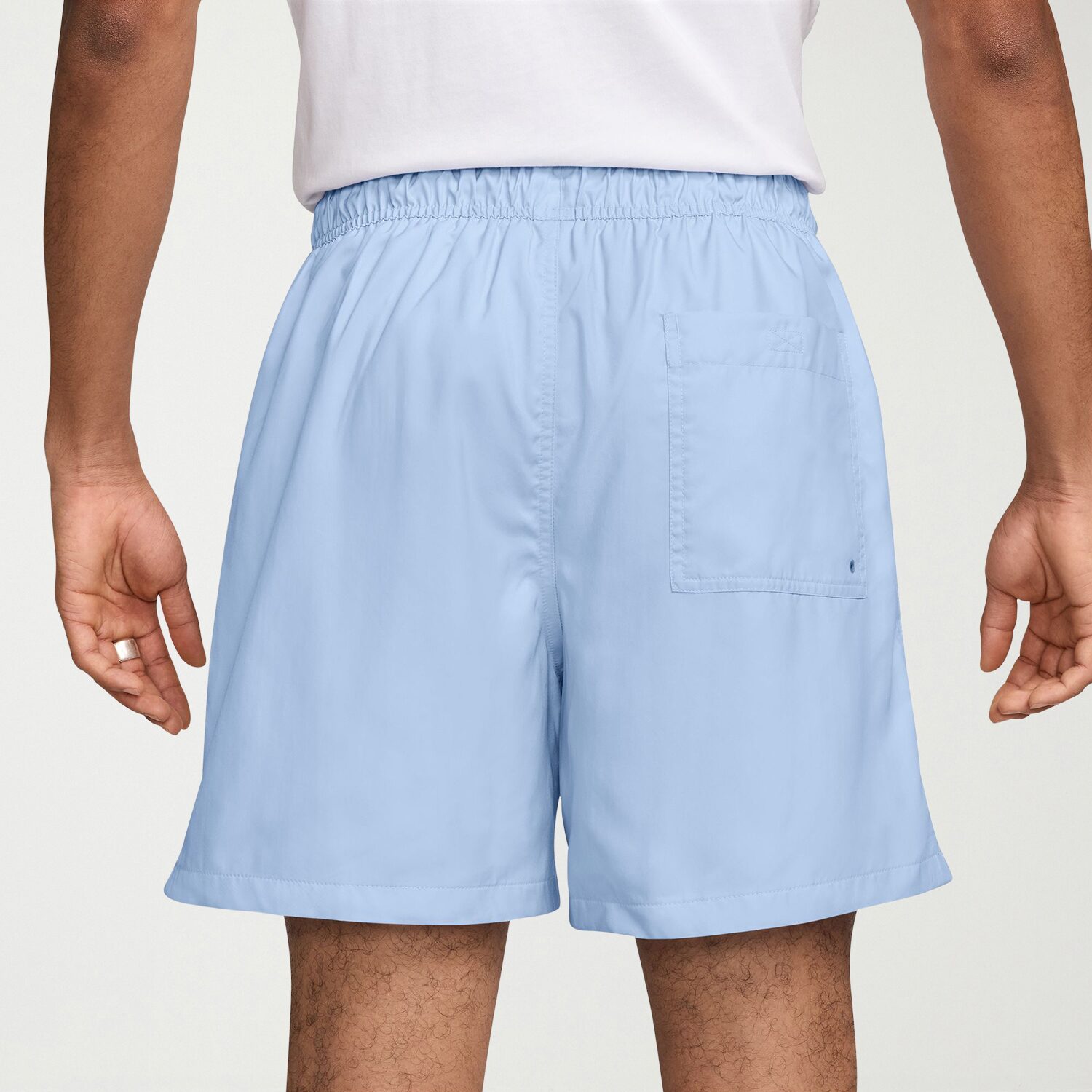 Nike Club Flow Mens 6" Mid Rise Workout Shorts
