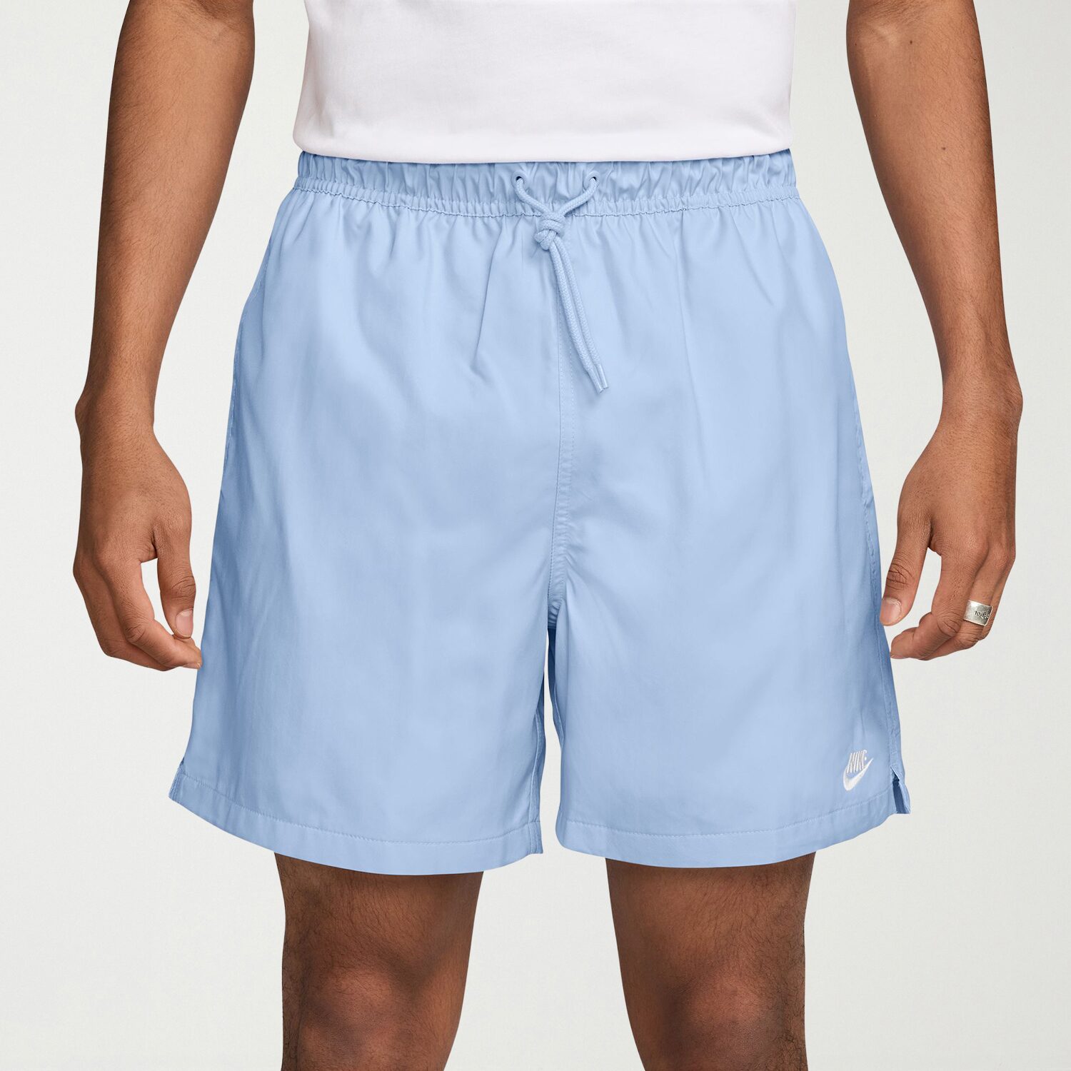 Nike Club Flow Mens 6" Mid Rise Workout Shorts