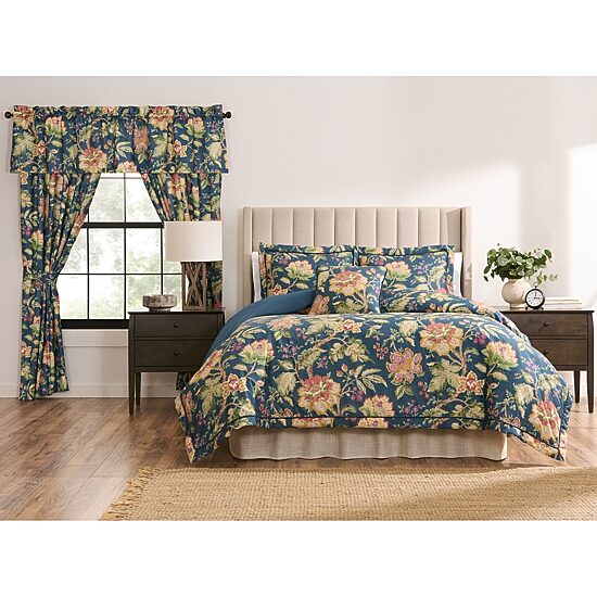 Rose Tree Secret Garden Floral Square Decortive Square Throw Pillow