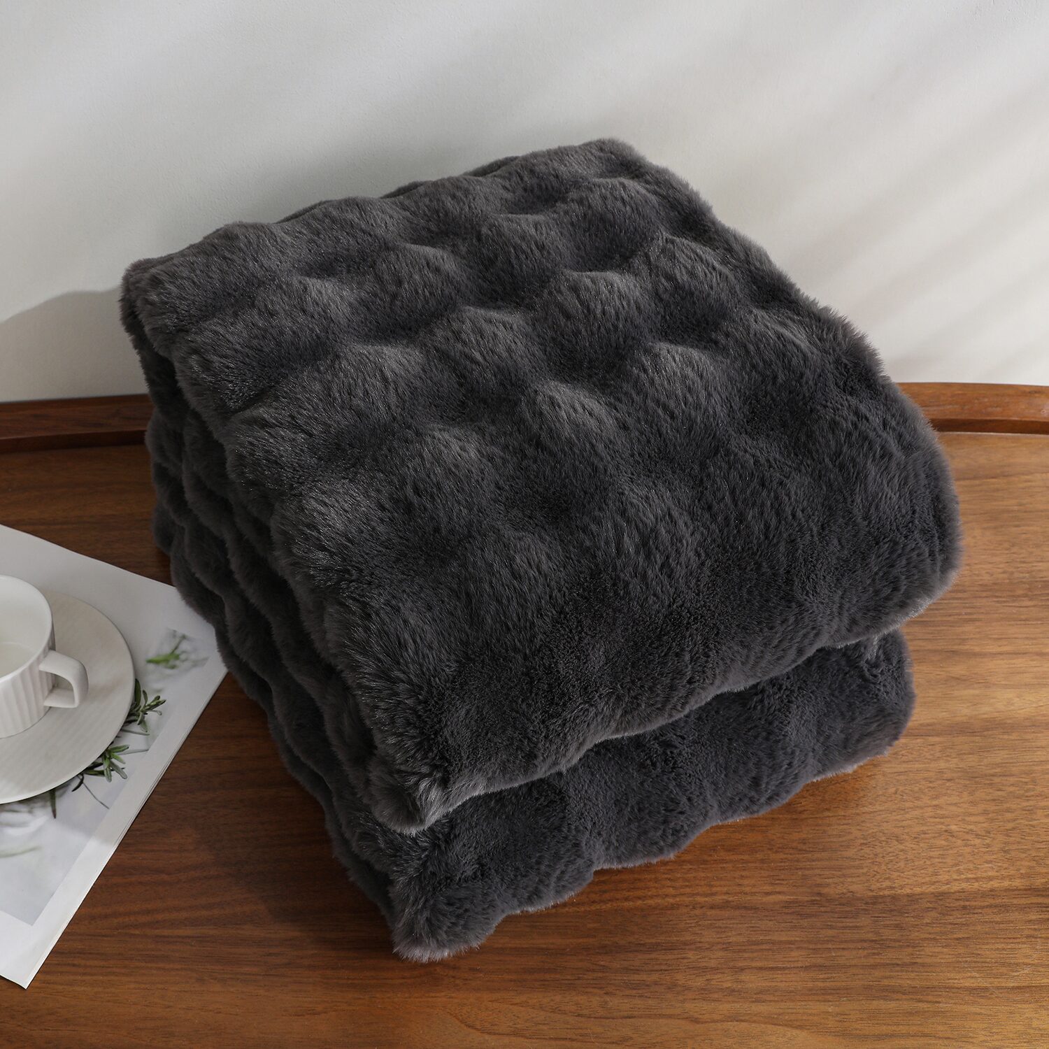 Regal Home Bubble Faux Fur 50x70 Washable Midweight Throw