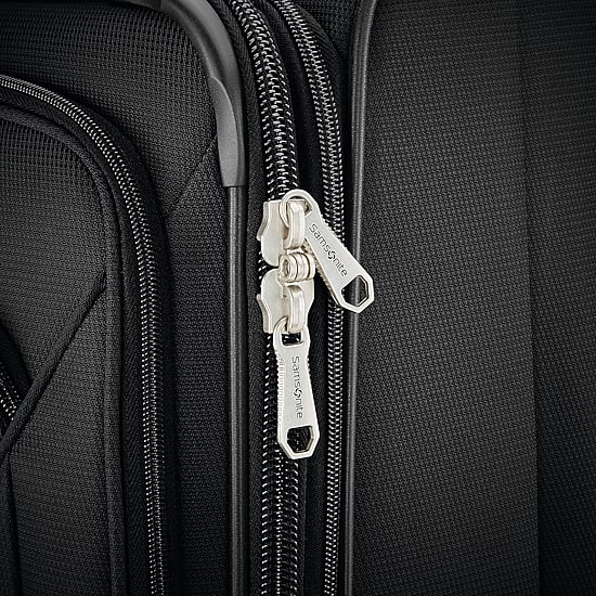 Samsonite Soar Dlx 29 Inch Softside Expandable Checked Spinner Luggage