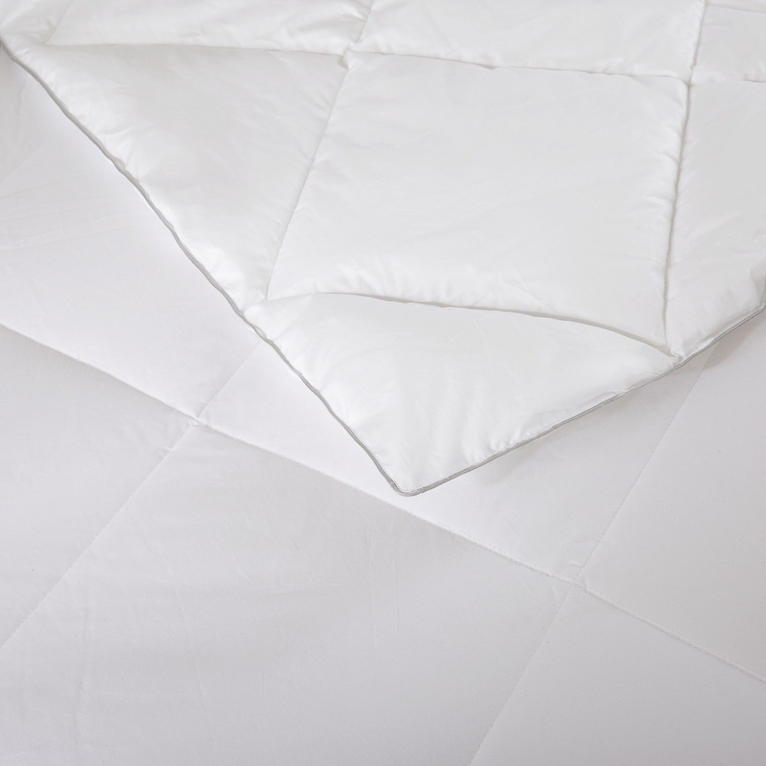 Madison Park Signature 1000tc Cotton Blend Midweight Down Alternative Comforter