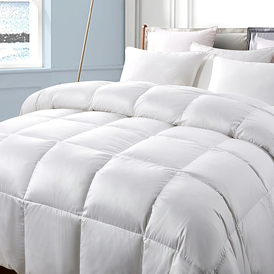 Serta 300 Thread Count All Seasons Warmth White Down Fiber Comforter