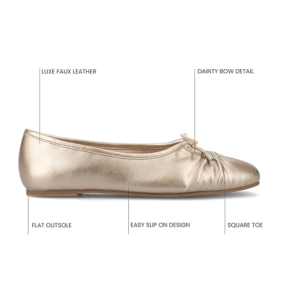 Journee Collection Callee Womens Square Closed Toe Ballet Flats
