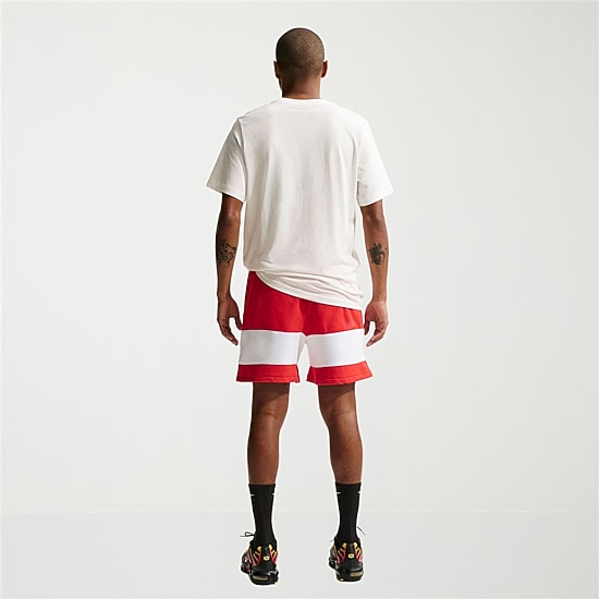 Nike Mens Crew Neck Short Sleeve Classic Fit Graphic T-Shirt