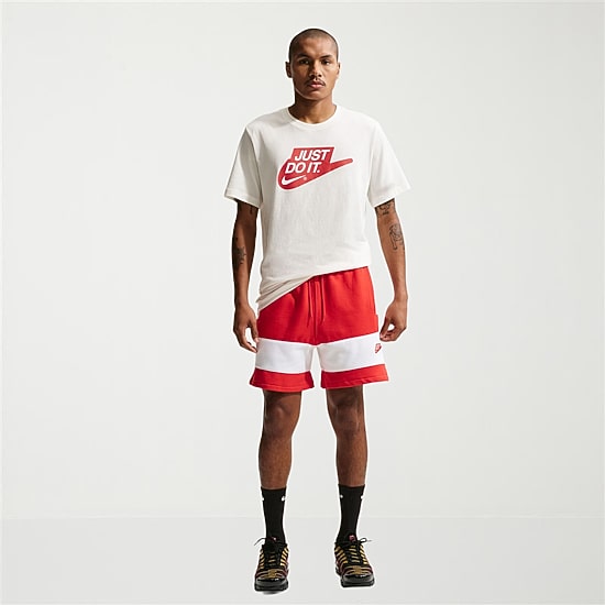 Nike Mens Crew Neck Short Sleeve Classic Fit Graphic T-Shirt