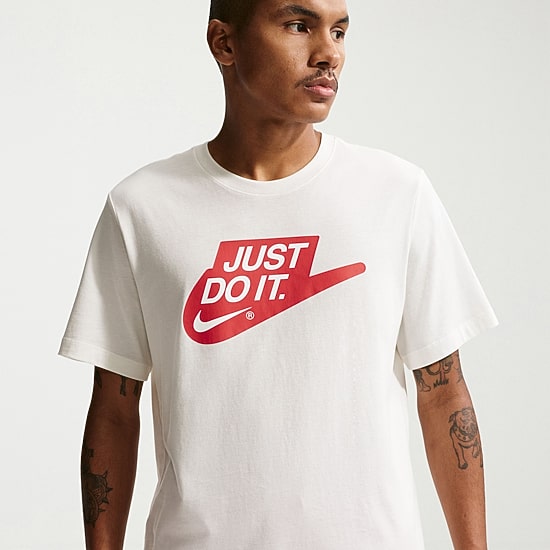 Nike Mens Crew Neck Short Sleeve Classic Fit Graphic T-Shirt