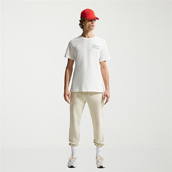 Nike Mens Crew Neck Short Sleeve Classic Fit Graphic T-Shirt
