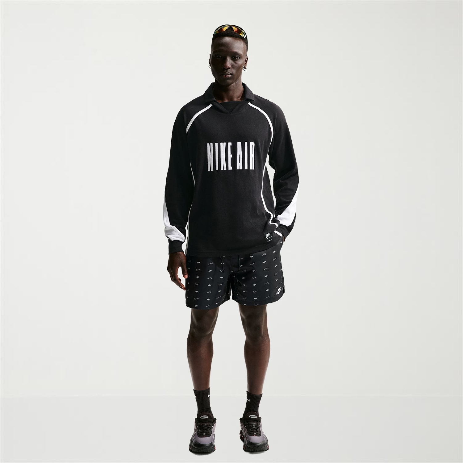 Nike Flow Mens 9" Mid Rise Workout Shorts