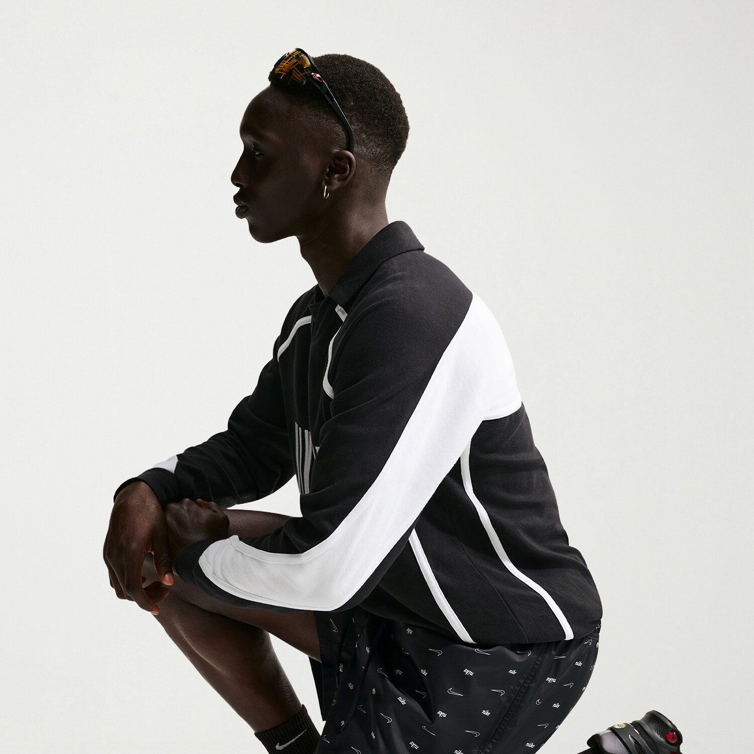 Nike Flow Mens 9" Mid Rise Workout Shorts