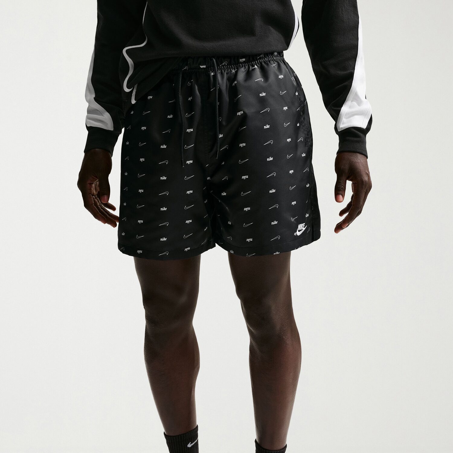 Nike Flow Mens 9" Mid Rise Workout Shorts