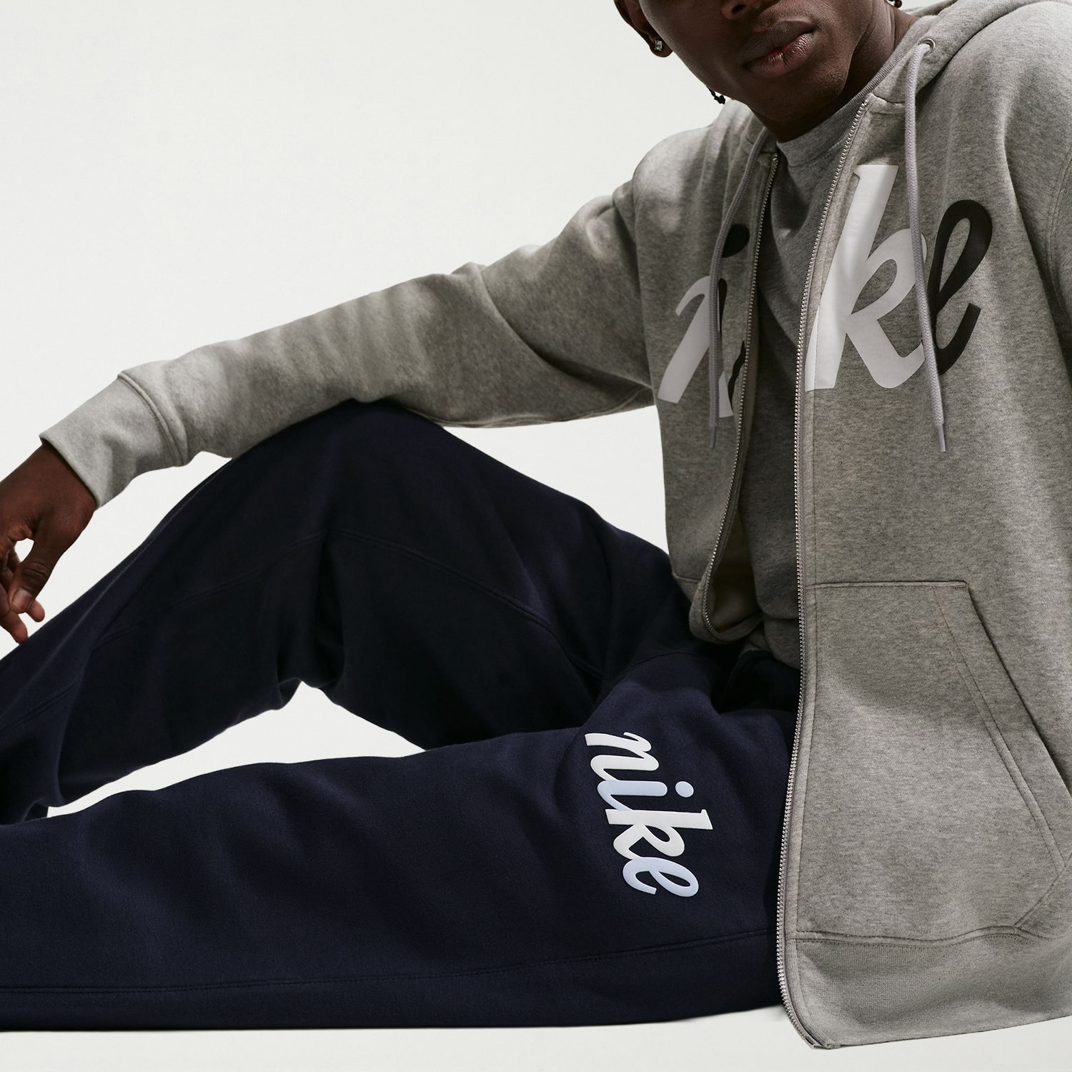 Nike Mens Straight Mid Rise Regular Fit Workout Pant