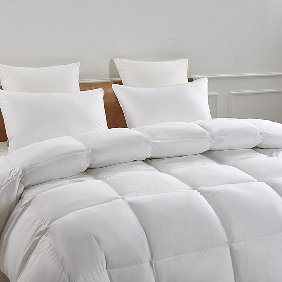 Serta 233 Thread Count Light Warmth White Goose Feather And Down Fiber Comforter