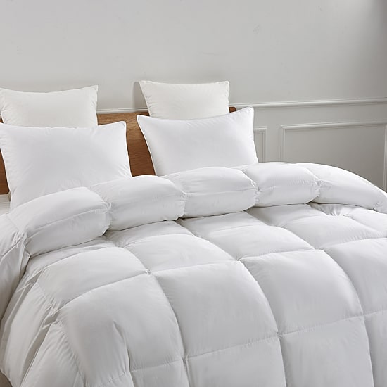 Serta 233 Thread Count All Seasons Warmth White Goose Feather And Down Fiber Comforter