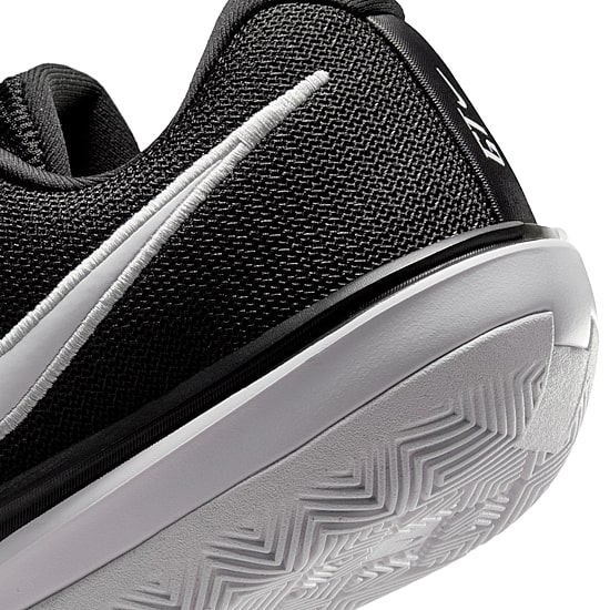 Nike Gt Cut Academy 2 Mens Basketball Shoes