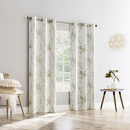 Sun Zero Percy Lenia Print Grommet Top Energy Saving 100% Blackout Single Curtain Panel
