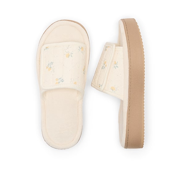 Isotoner Womens Slip-On Slippers