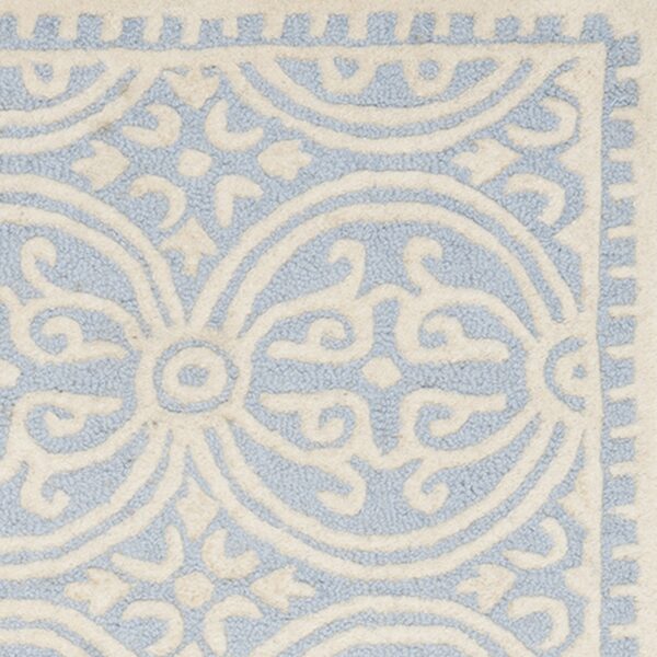 Safavieh® Iris Runner rug