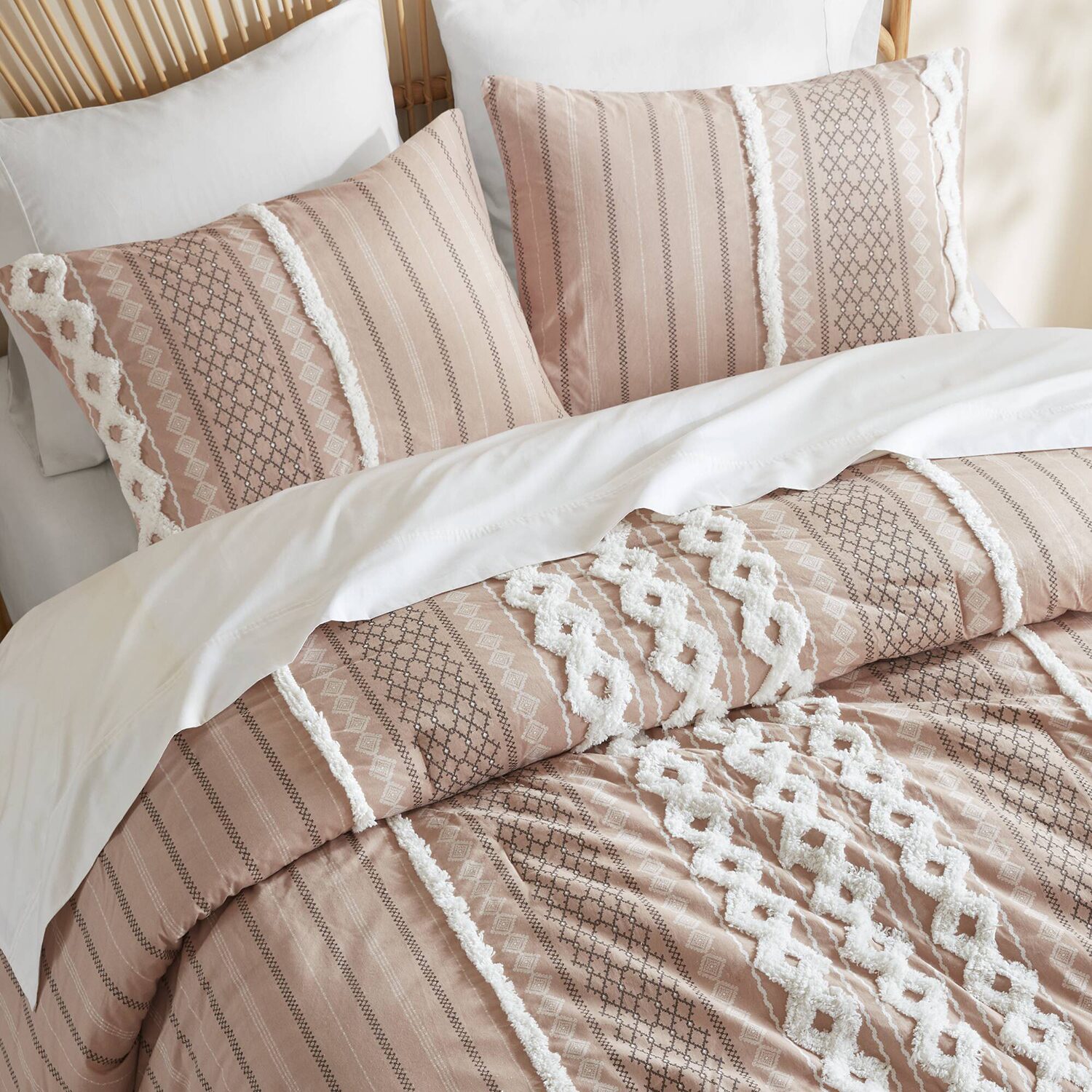Ink+Ivy Imani Cotton Printed Comforter Set with Chenille