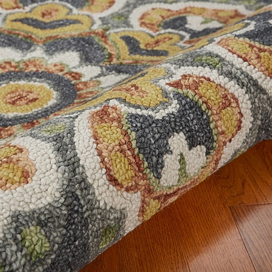 Daisy Bel Floral Hand Tufted Indoor Round Area Rug