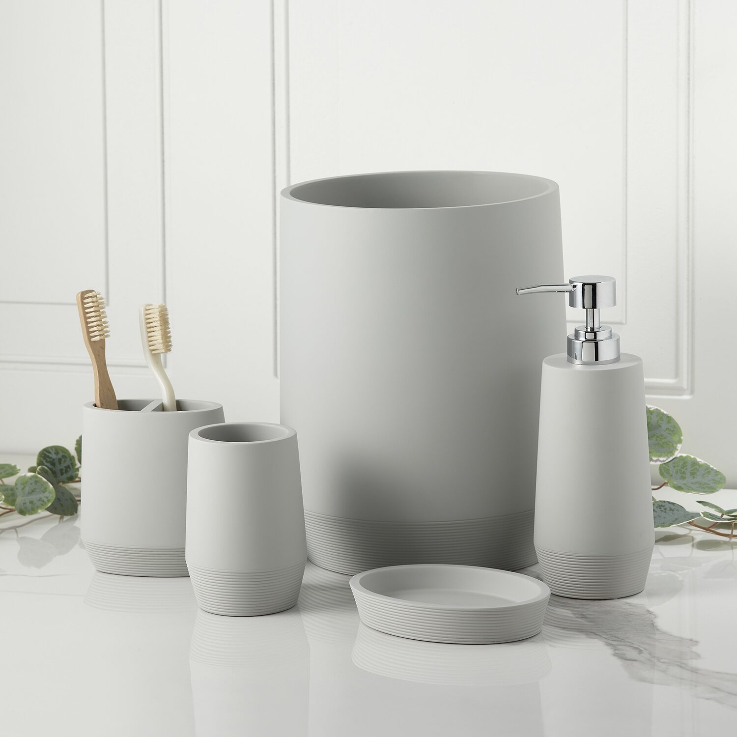 Avanti Arbor Grey Trash Can