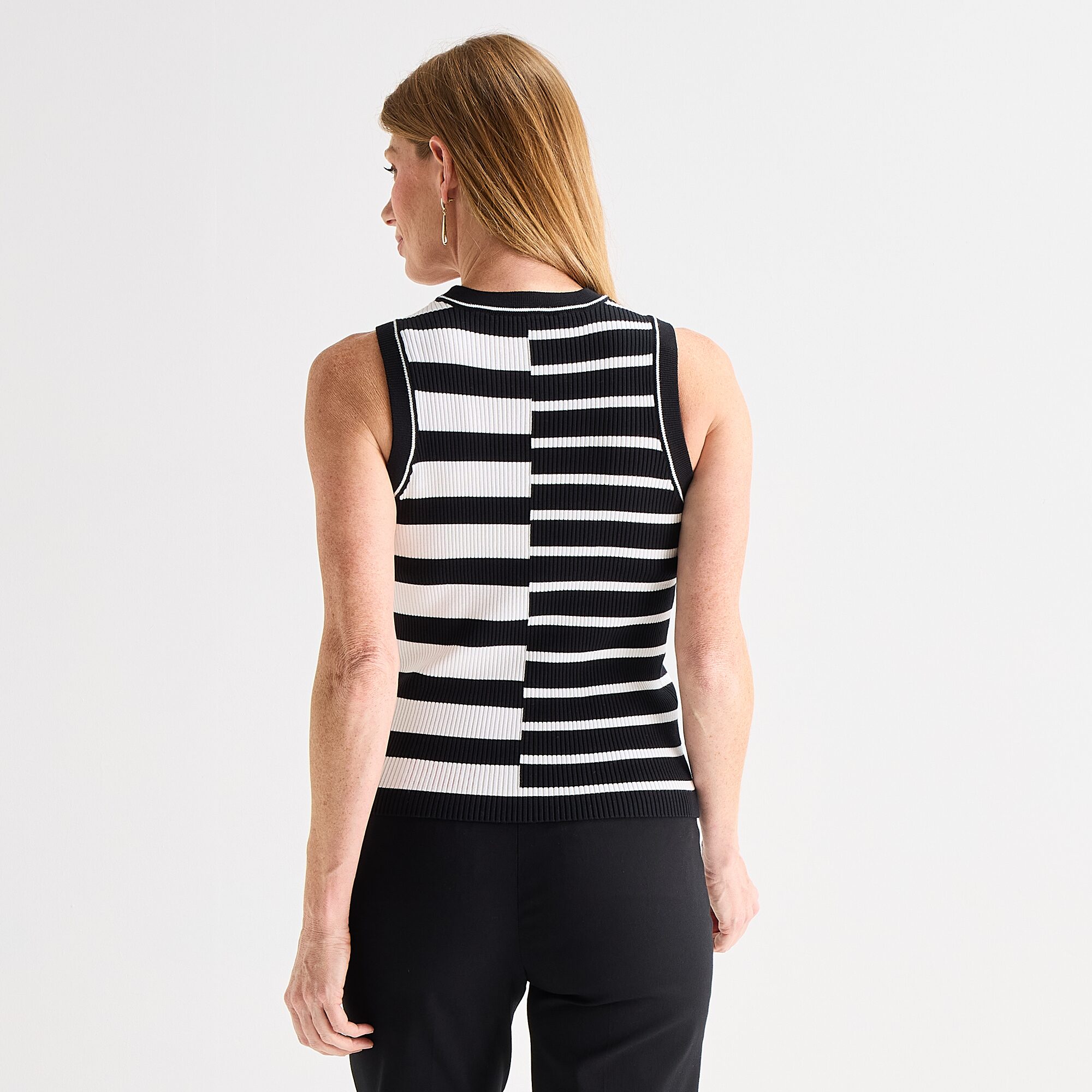 Liz Claiborne Womens Crew Neck Sleeveless Striped Pullover Sweater