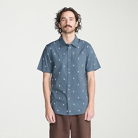 volcom dress shirt Men's Long Sleeve Woven Button-up Shirt, Casual Or for Work & Everyday Wear, Merlot, S : Clothing, Shoes & Jewelry left chest pocket Volcom Men's Dellusional Flower Woven