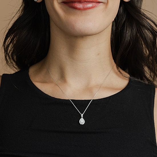 Diamond Blossom (G, Si2) Womens 1/4 CT. T.W. Lab Grown White Diamond 10K Gold 18 Inch Pendant Necklace