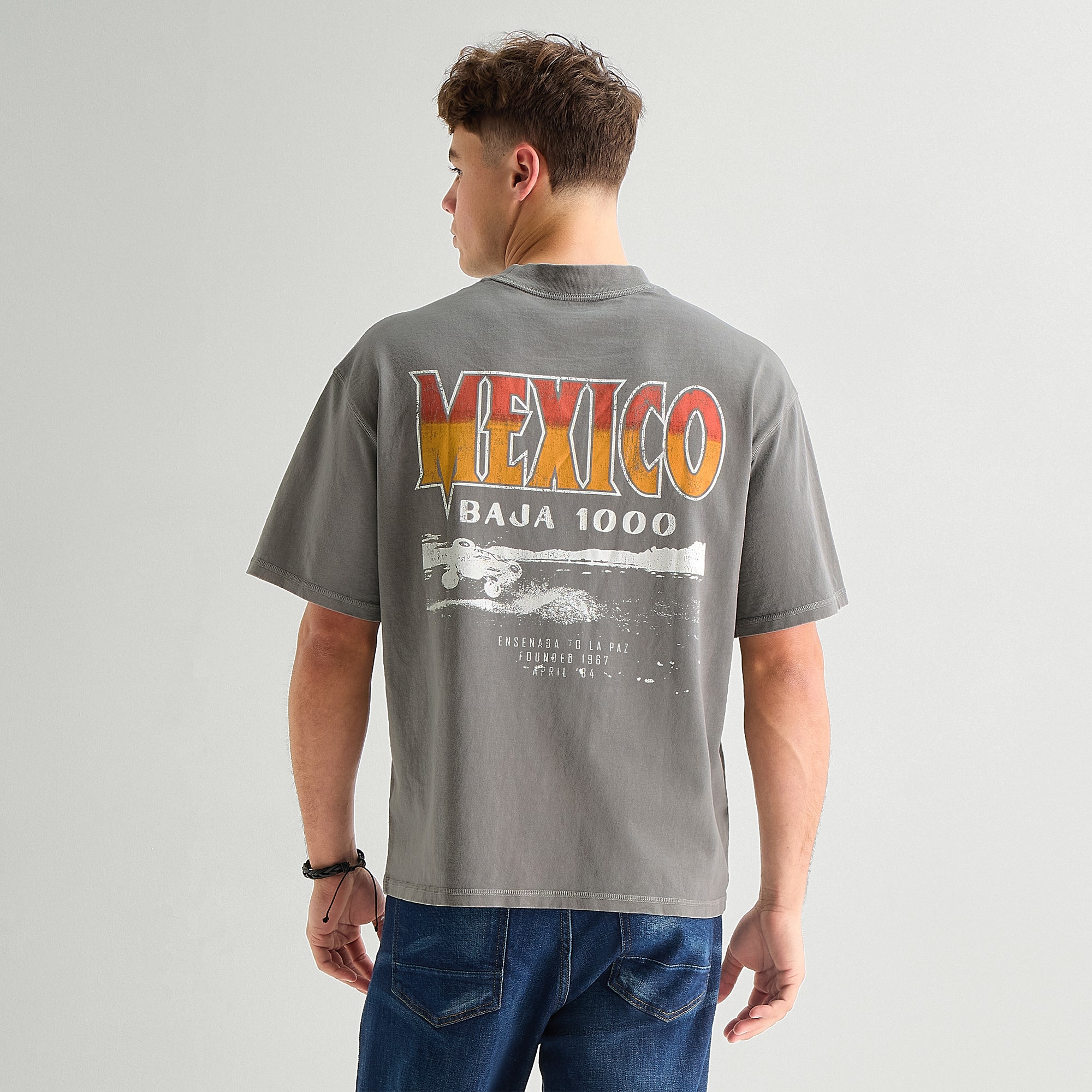 Arizona Mens Crew Neck Short Sleeve Boxy Fit Graphic T-Shirt