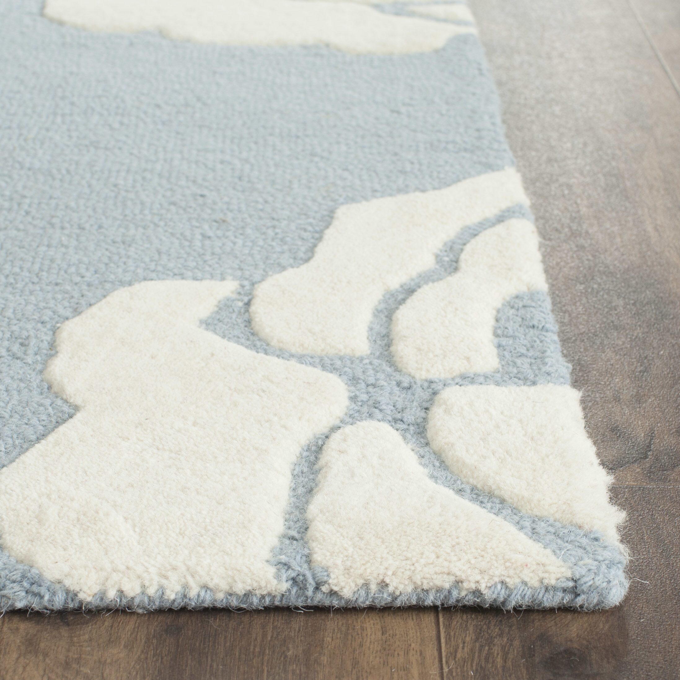 Safavieh Dacre Floral Wool Indoor Rectangular Accent Rug