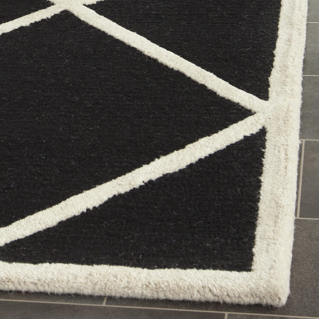 Safavieh Jervis Geometric Hand Tufted Wool Rug