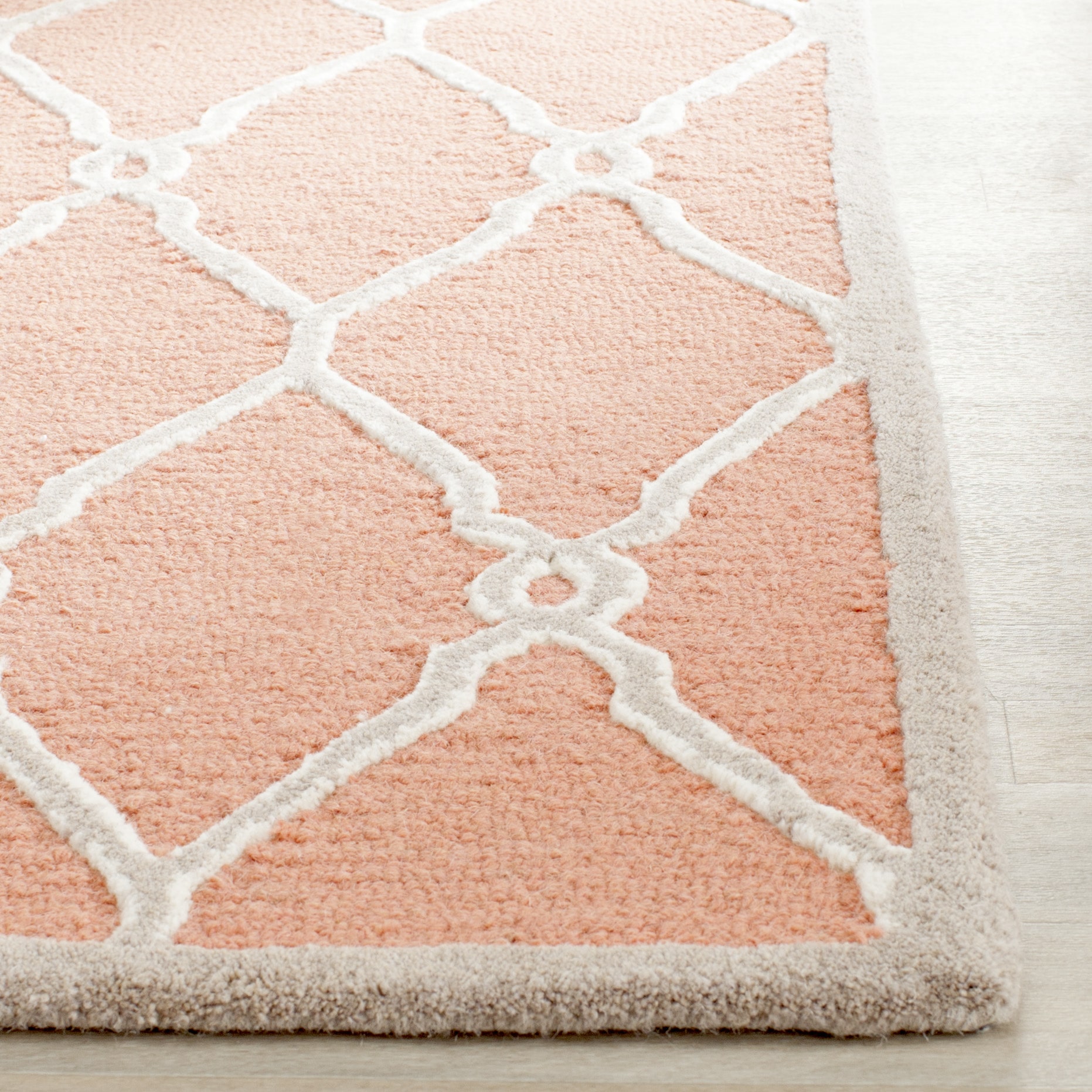 Safavieh Johanna Geometric Hand Tufted Wool Rug