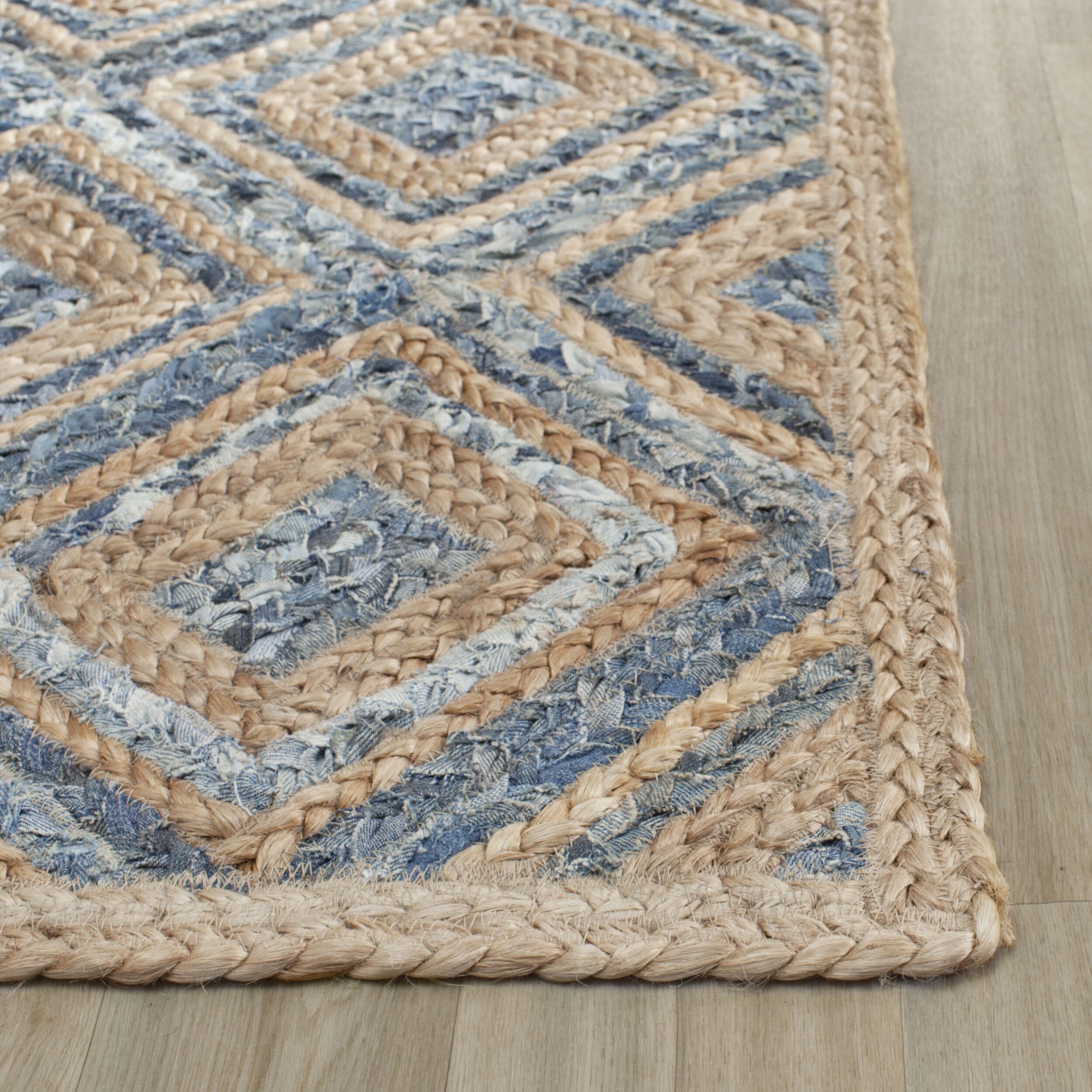 Safavieh Scarlett Geometric Rug
