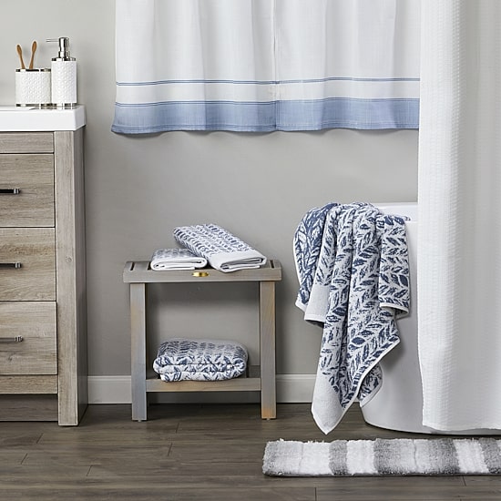 Saturday Knight Distressed Leaves 2-pc. Hand Towel