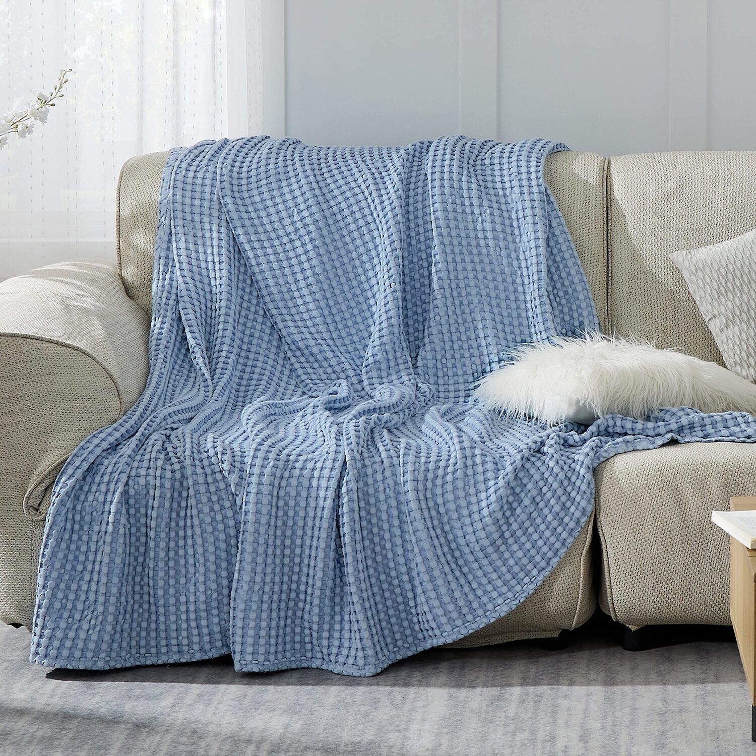 Bedsure® Woven Bamboo Waffle Midweight Blanket
