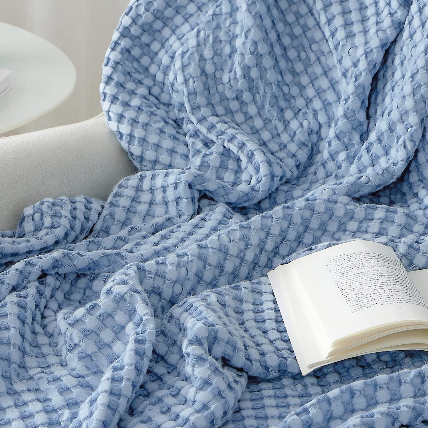 Bedsure® Woven Bamboo Waffle Midweight Blanket