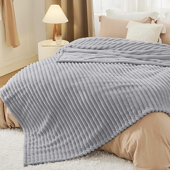 Bedsure® Chunky Corduroy Midweight Blanket