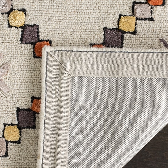 Safavieh Amrita Geometric Rug