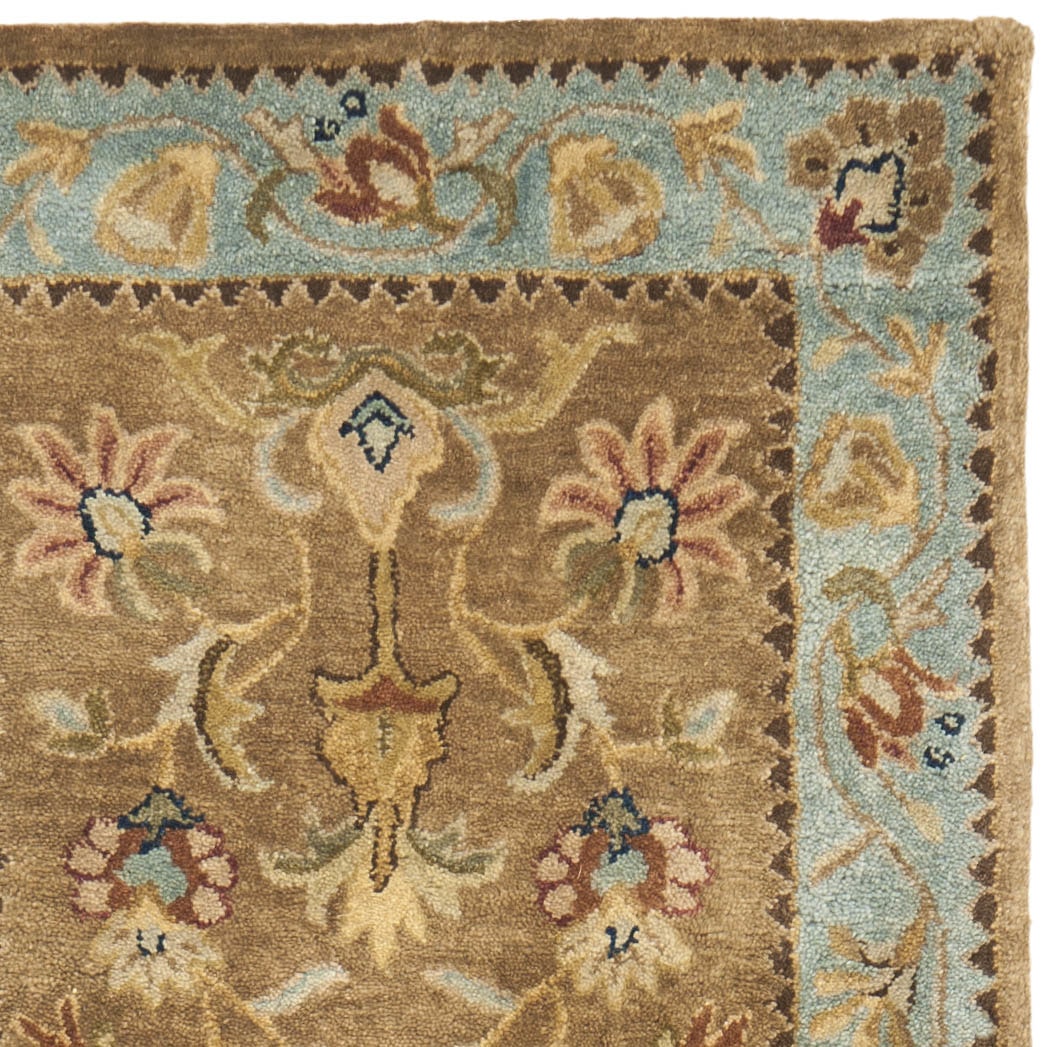 Safavieh Axum Floral Rug