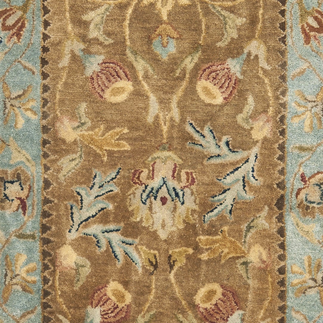 Safavieh Axum Floral Rug