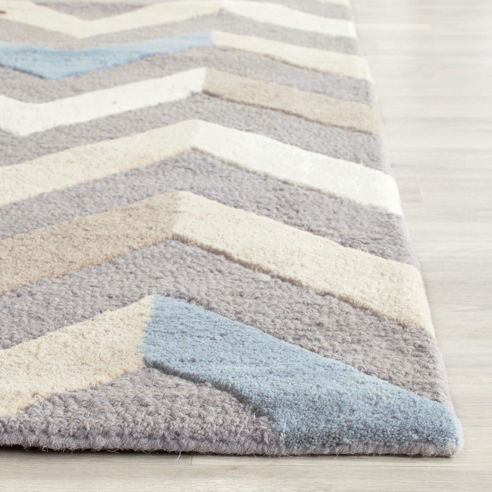 Safavieh Adella Chevron Hand-Tufted Wool Rug