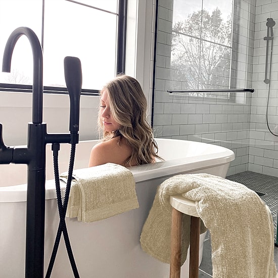 Bedvoyage 2-pc. Solid Hand Towel