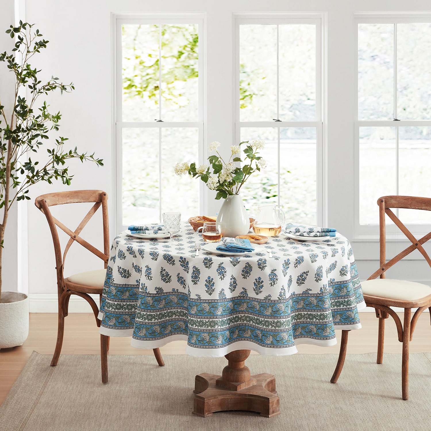 Elrene Home Fashions Tropez Block Print 70" Round Tablecloth