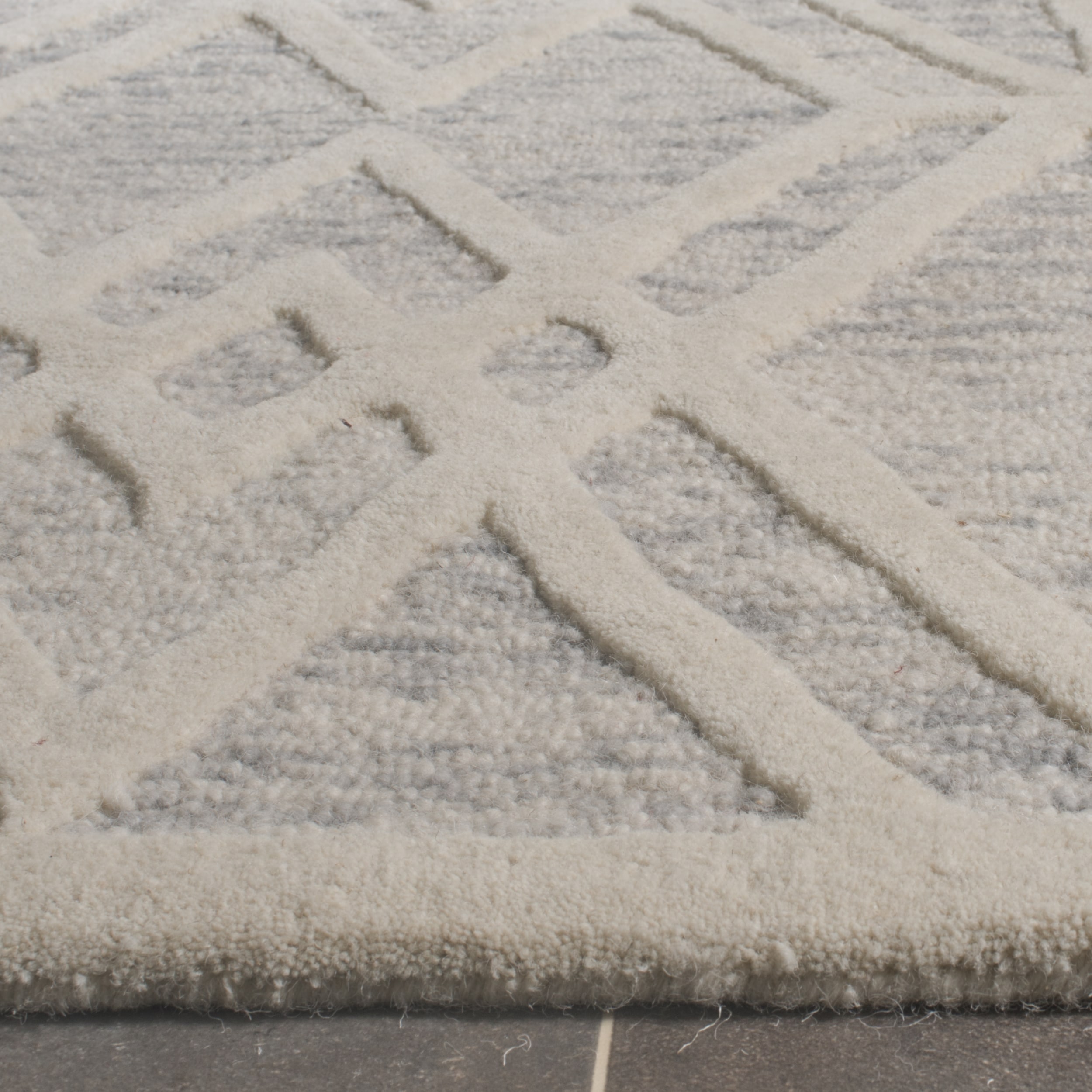 Safavieh Elinor Geometric Hand Tufted Wool Rug