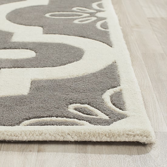 Safavieh Eadaoin Geometric Hand Tufted Wool Rug